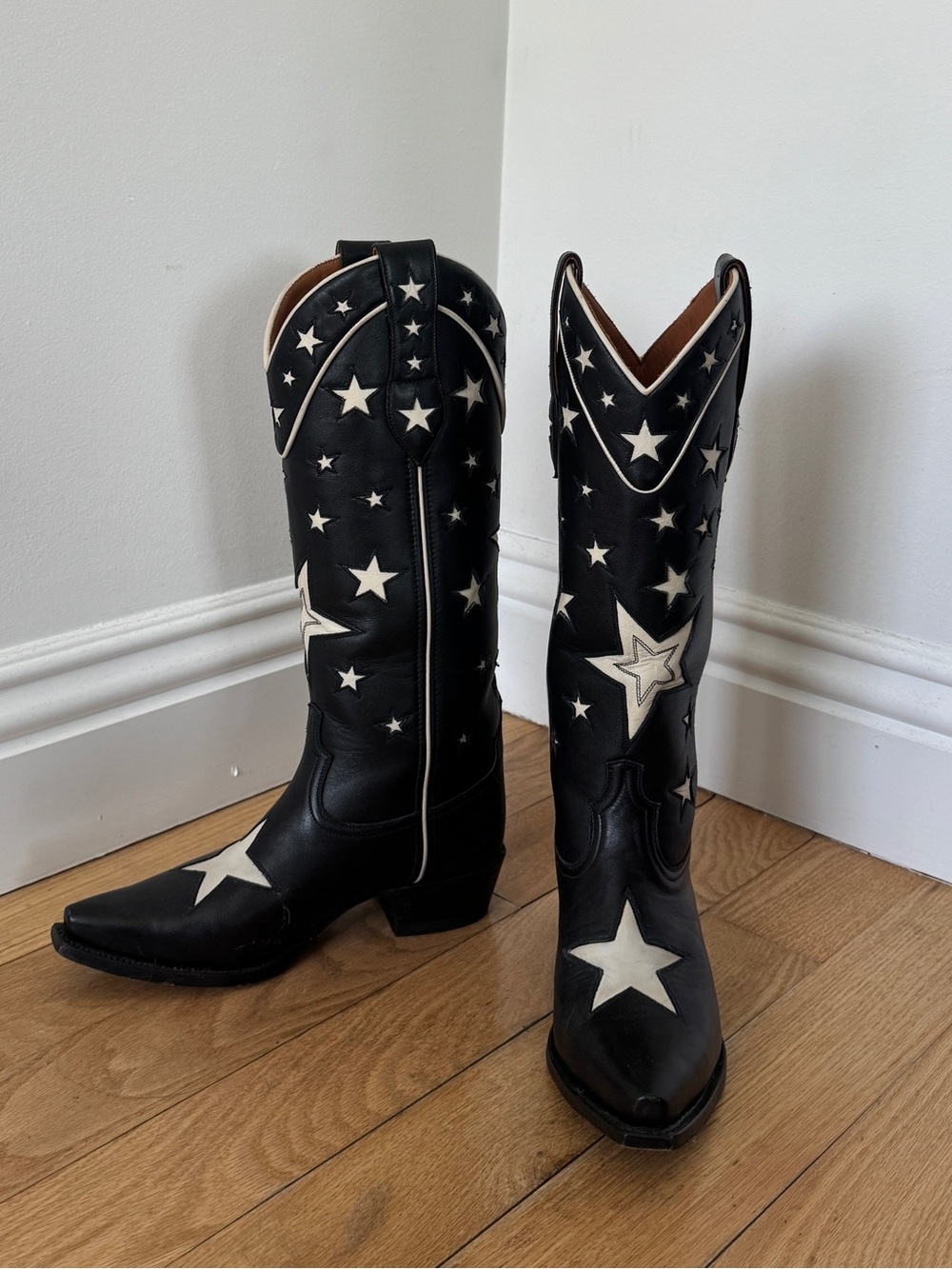 Black Star-Embellished Western Combat Boots - Picture 3 of 6